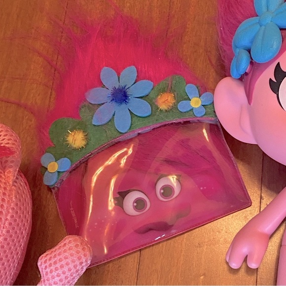 DREAMWORKS Bundle-Trolls Hashbro Doll & Wallet - Picture 4 of 4
